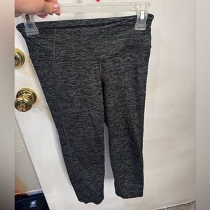 Old Navy Black Capri Heathered Active Leggings